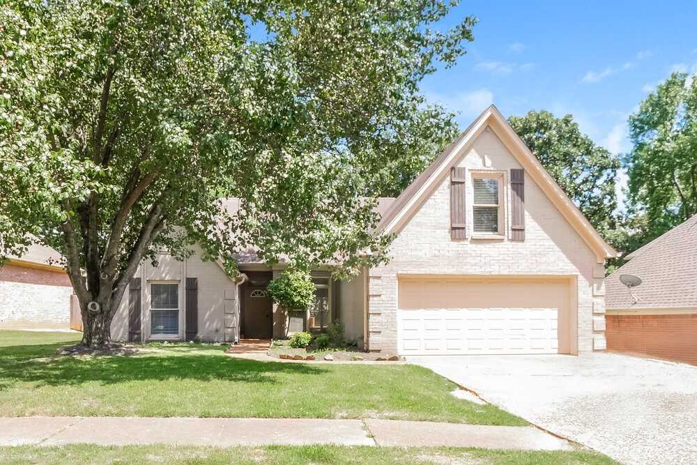 8633 Meadow Green Dr