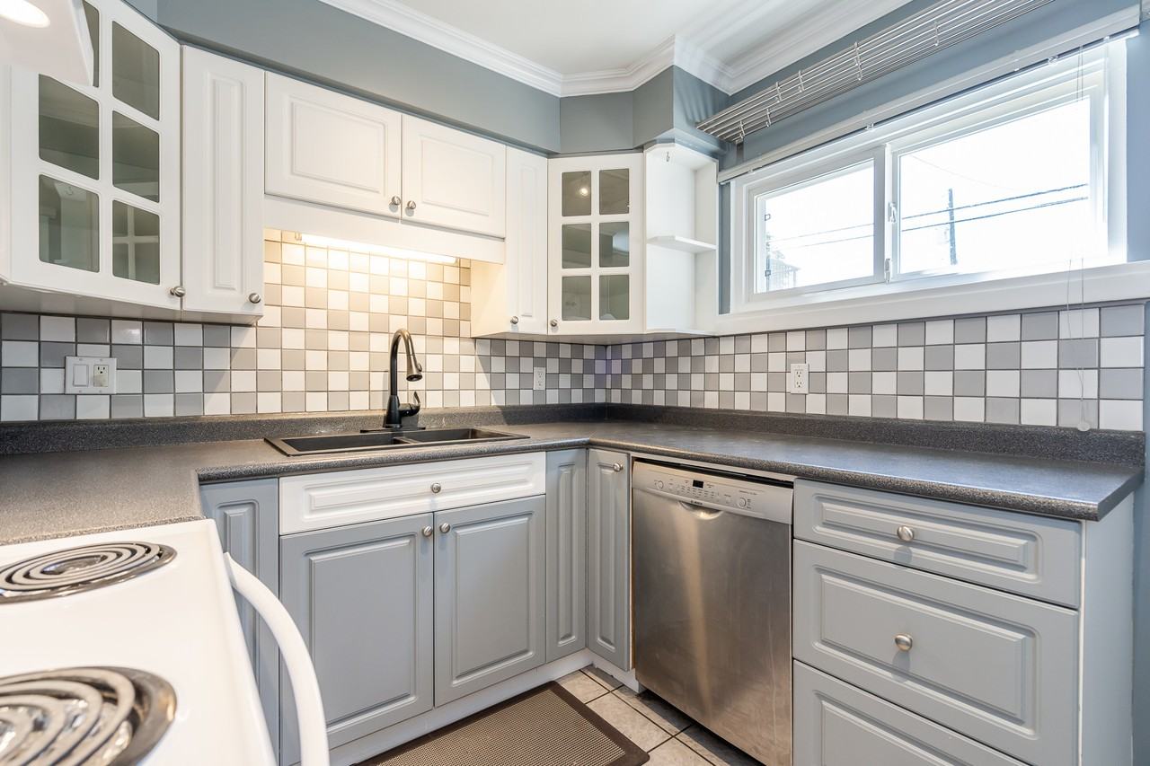 5885 Main St - Photo 5 of 31