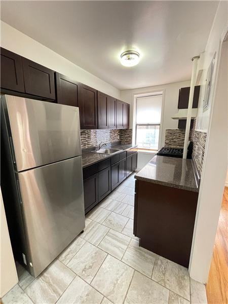 75 Sherman Ave #2D - Photo 2 of 13