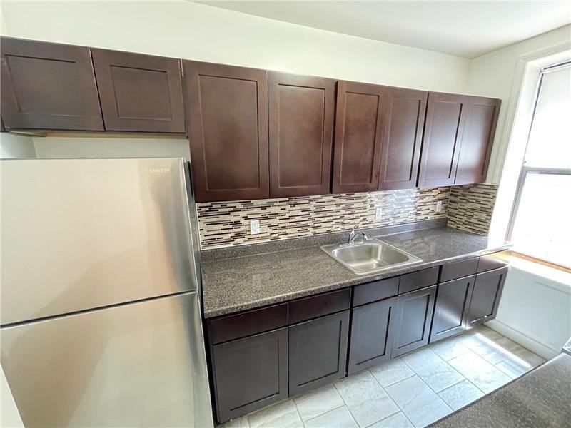 75 Sherman Ave #2D - Photo 3 of 13