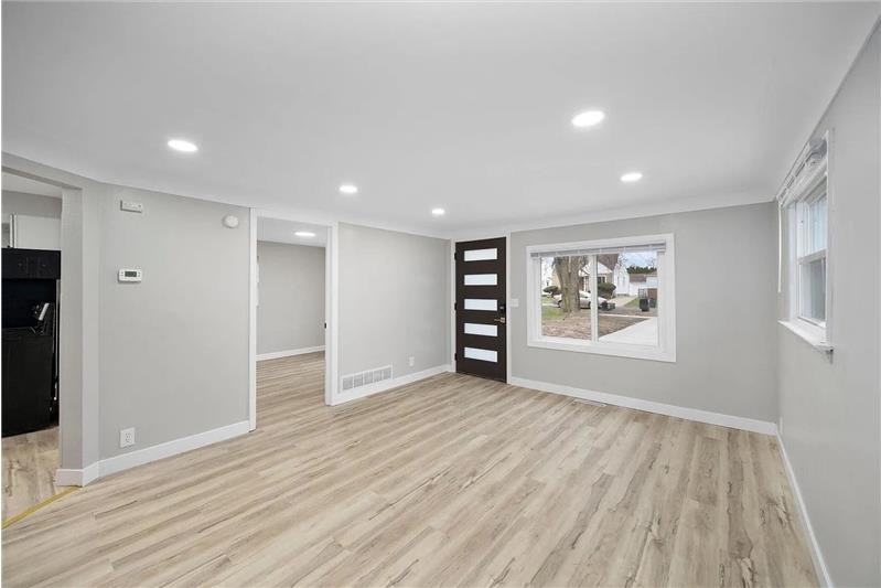 514 Conrad Ave - Photo 5 of 13