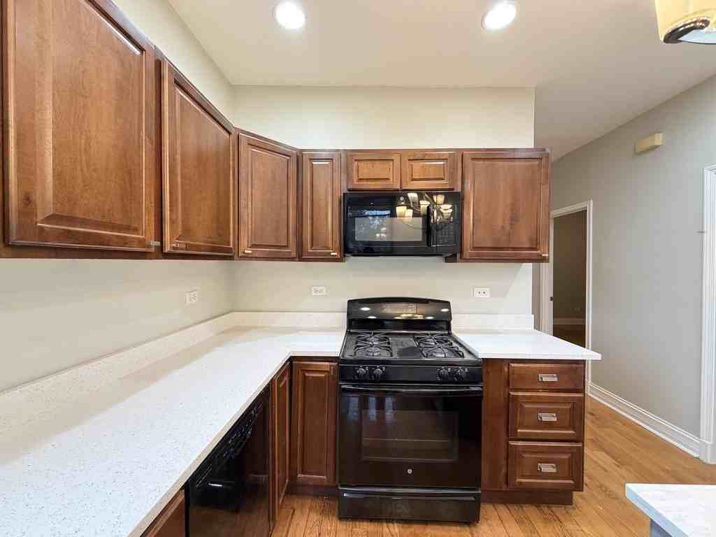 2537 N Kildare Ave #2 - Photo 3 of 21