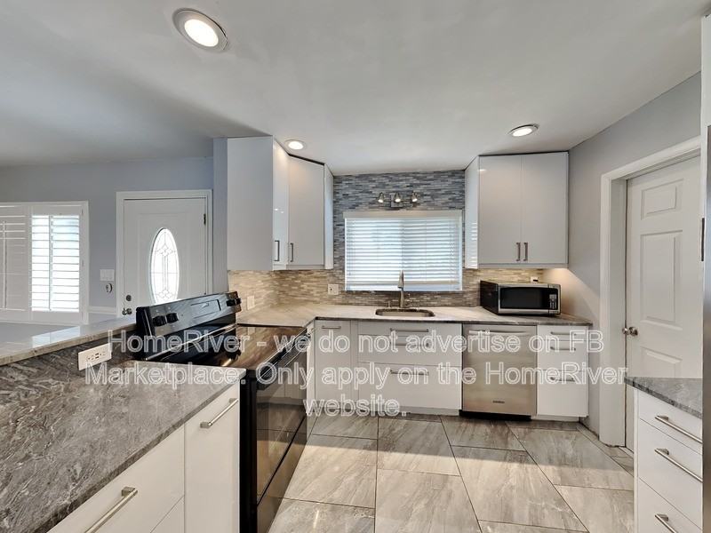 2105 Gold Ave - Photo 4 of 24
