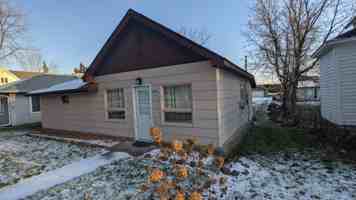featured image of 15921 W 3rd St