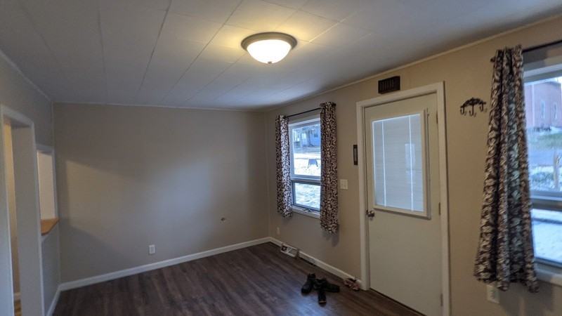 15921 W 3rd St - Photo 6 of 10