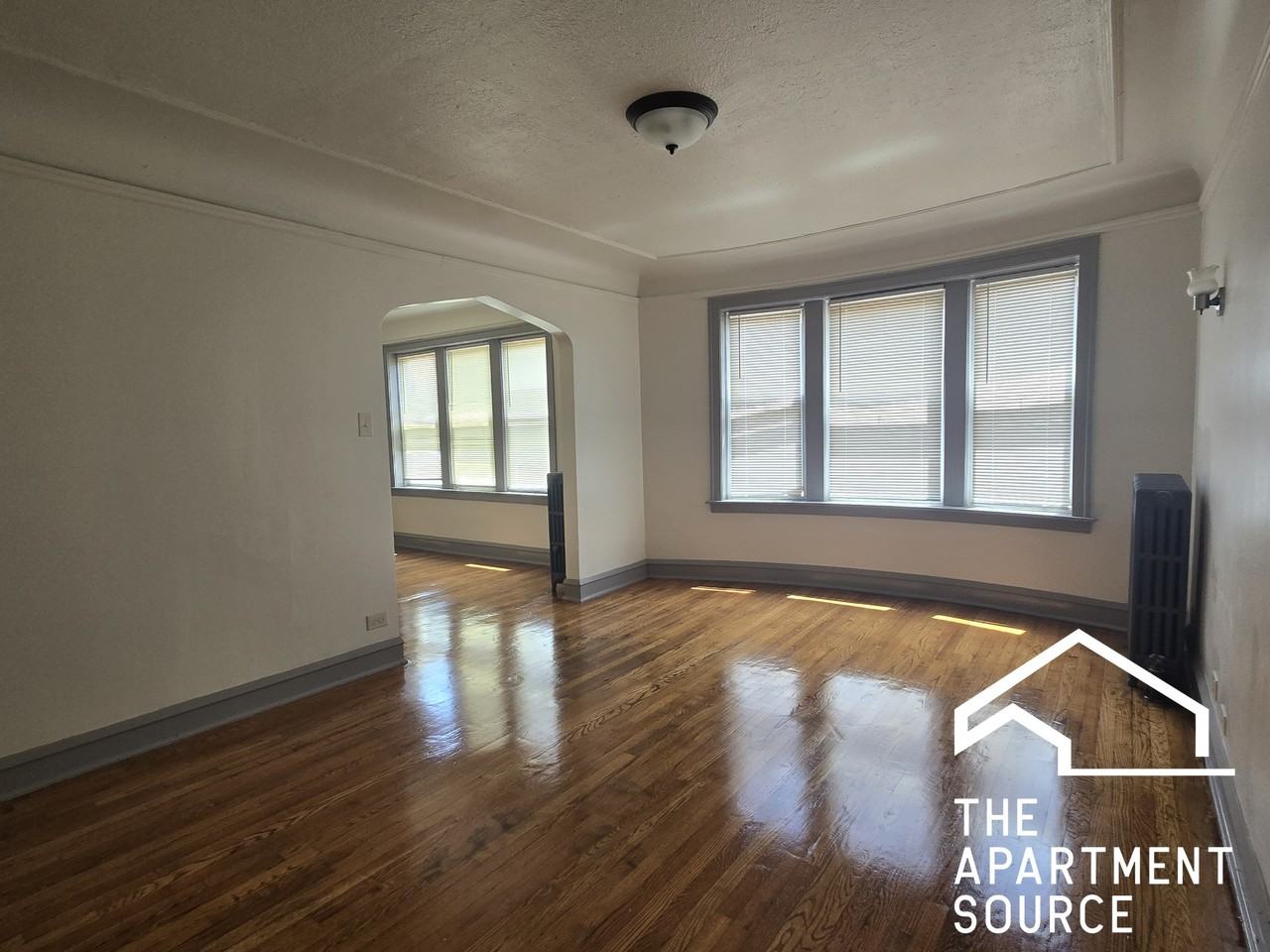 838 N Massasoit Ave #3B - Photo 2 of 10