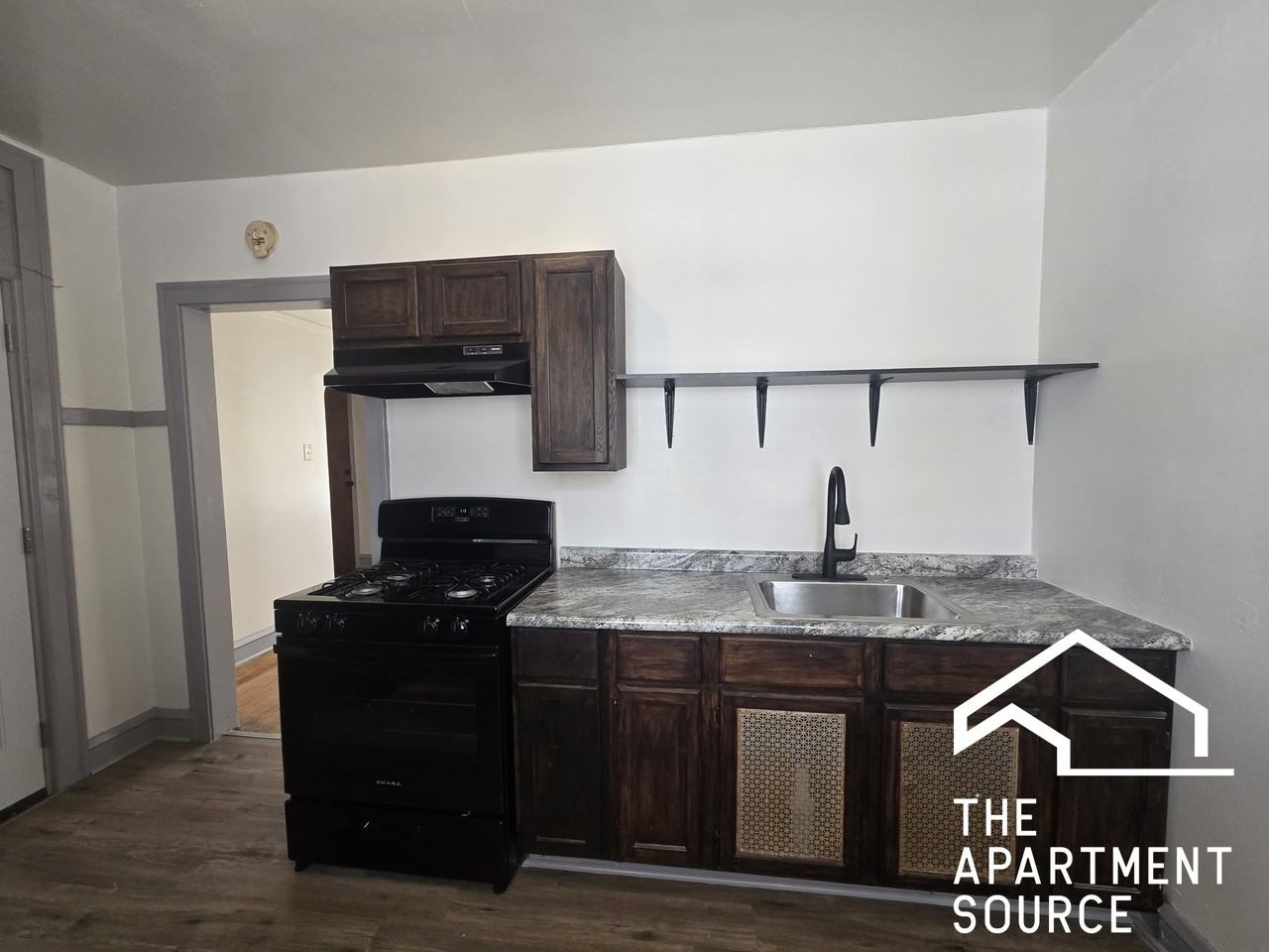 838 N Massasoit Ave #3B - Photo 5 of 10
