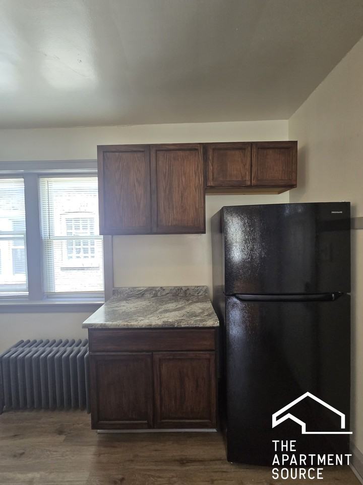 838 N Massasoit Ave #3B - Photo 6 of 10