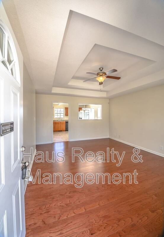 955 Russet Dr - Photo 2 of 29
