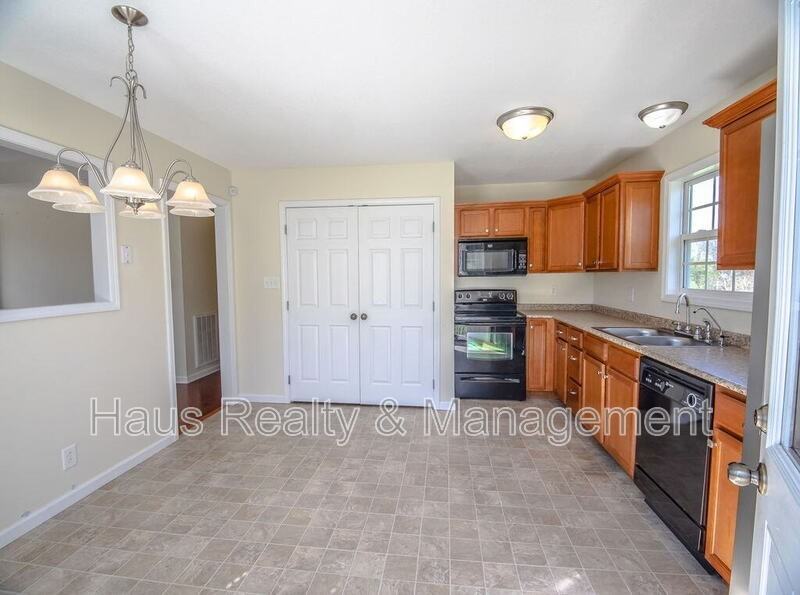 955 Russet Dr - Photo 6 of 29