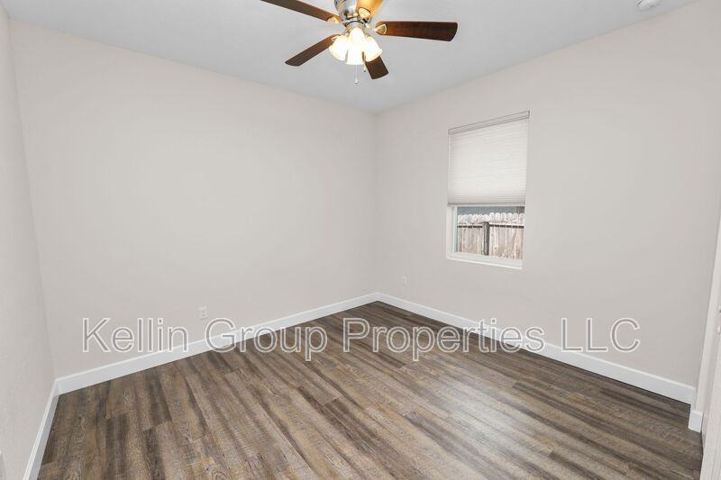 3725 57th Ave N - Photo 6 of 37