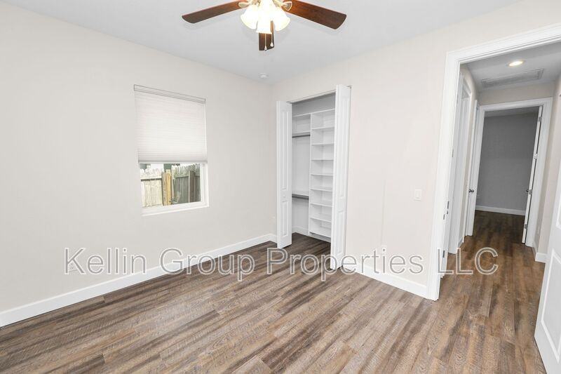 3725 57th Ave N - Photo 7 of 37