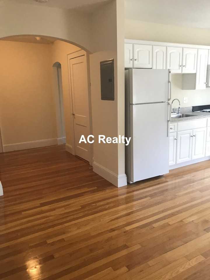 134 Salem St #16 - Photo 2 of 6