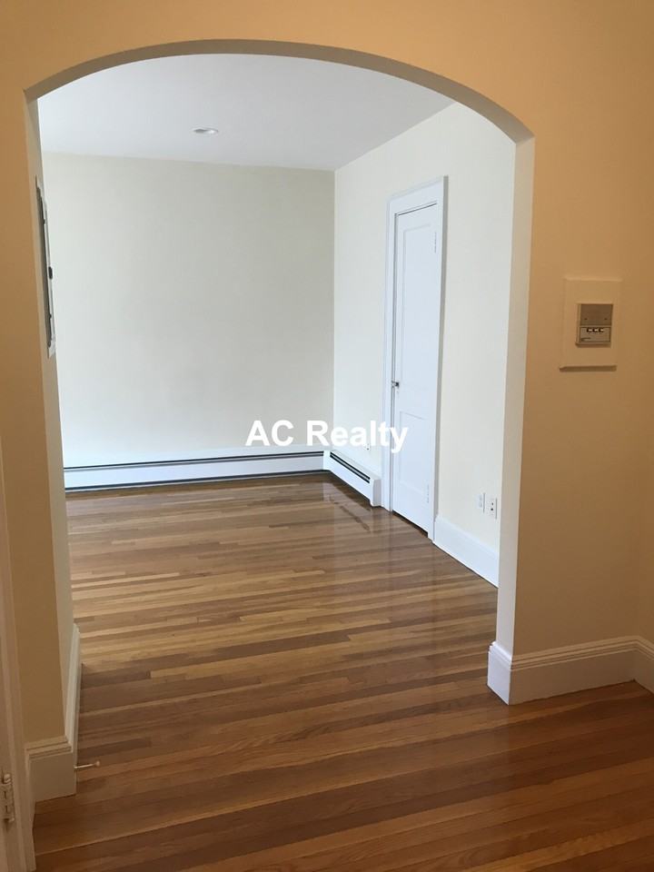 134 Salem St #16 - Photo 3 of 6