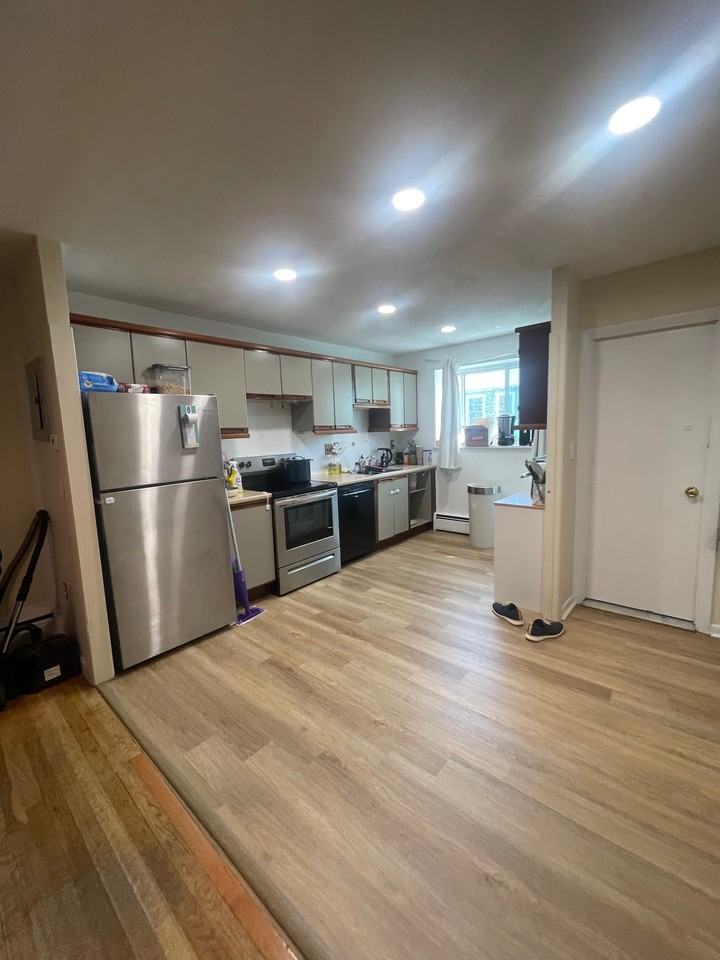 59 Saint Paul St #27 - Photo 4 of 12