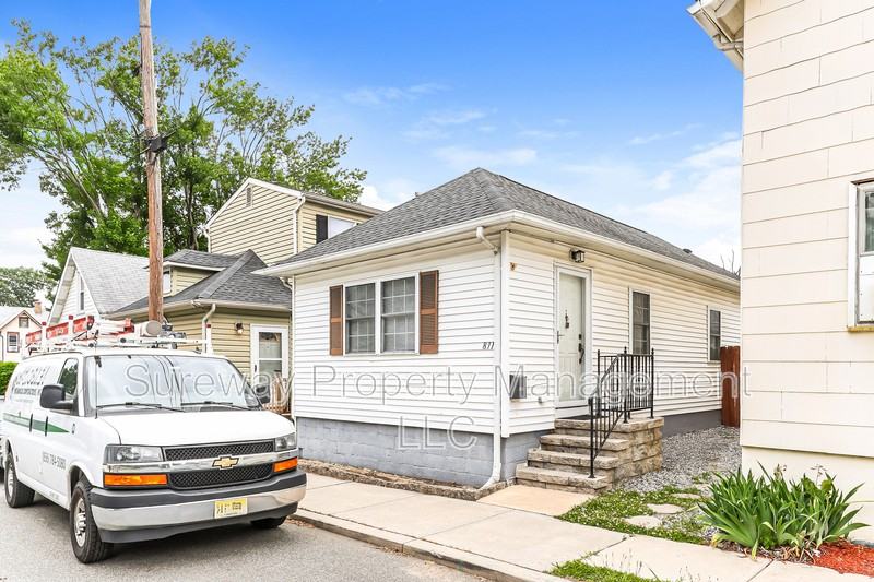 811 Wesley Ave