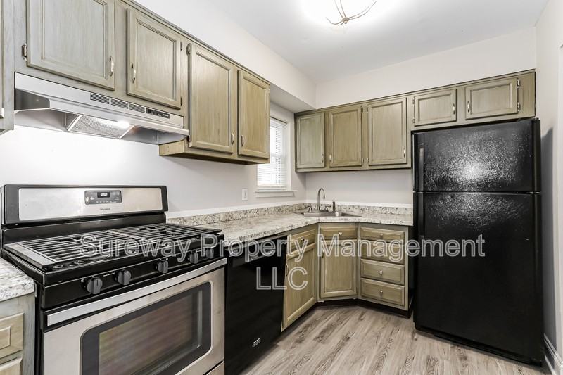 811 Wesley Ave - Photo 6 of 15