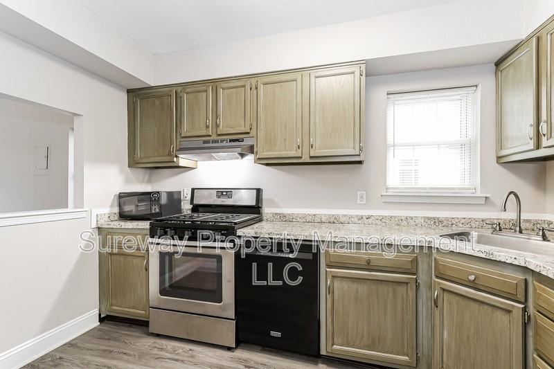 811 Wesley Ave - Photo 7 of 15