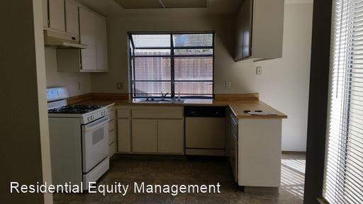 8128 Canyon Oak Dr - Photo 3 of 9