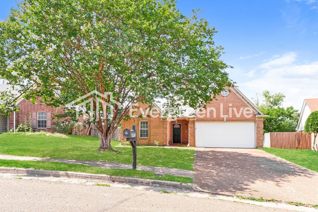 8992 Gracie Ln