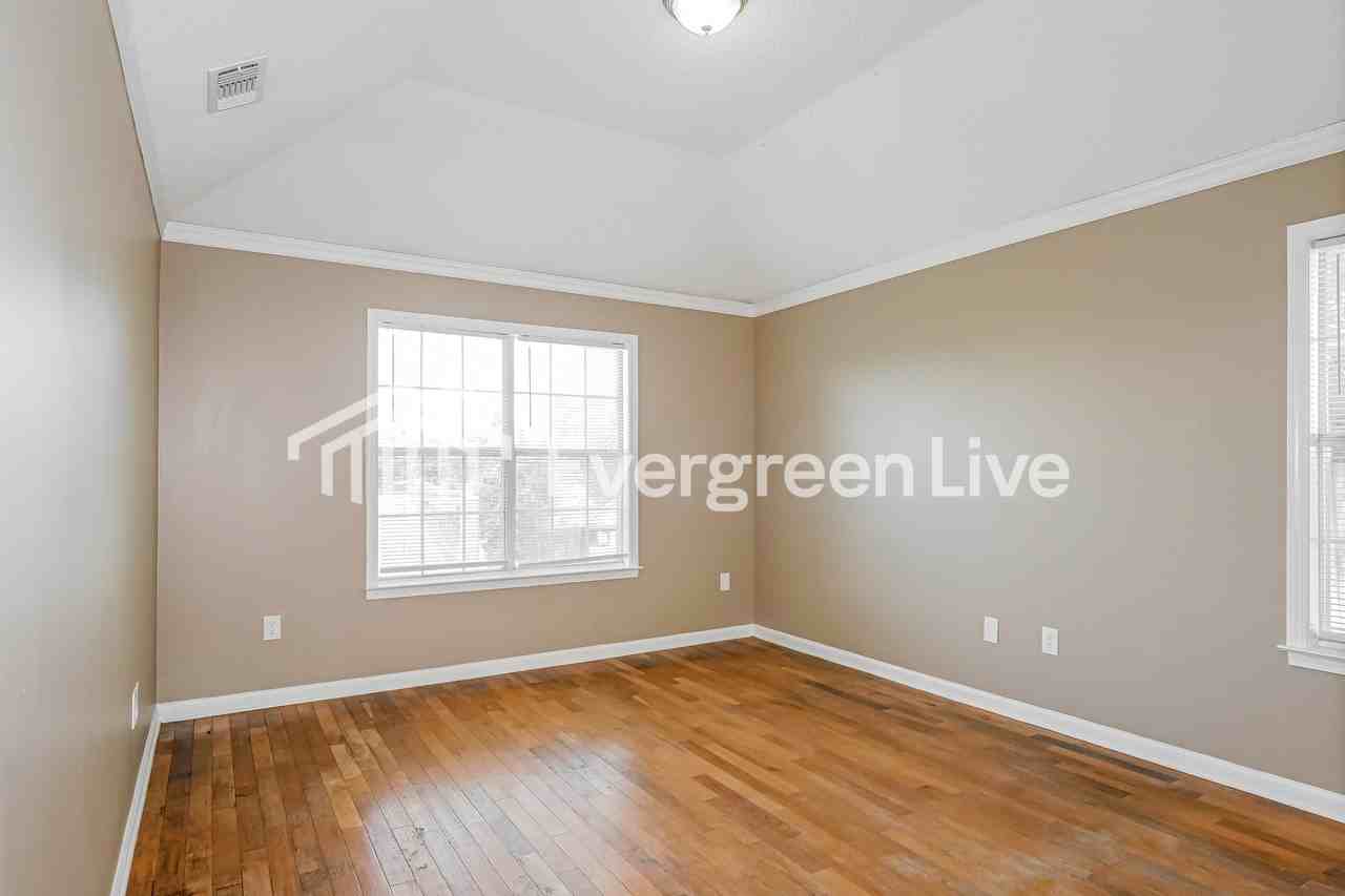 8992 Gracie Ln - Photo 5 of 15