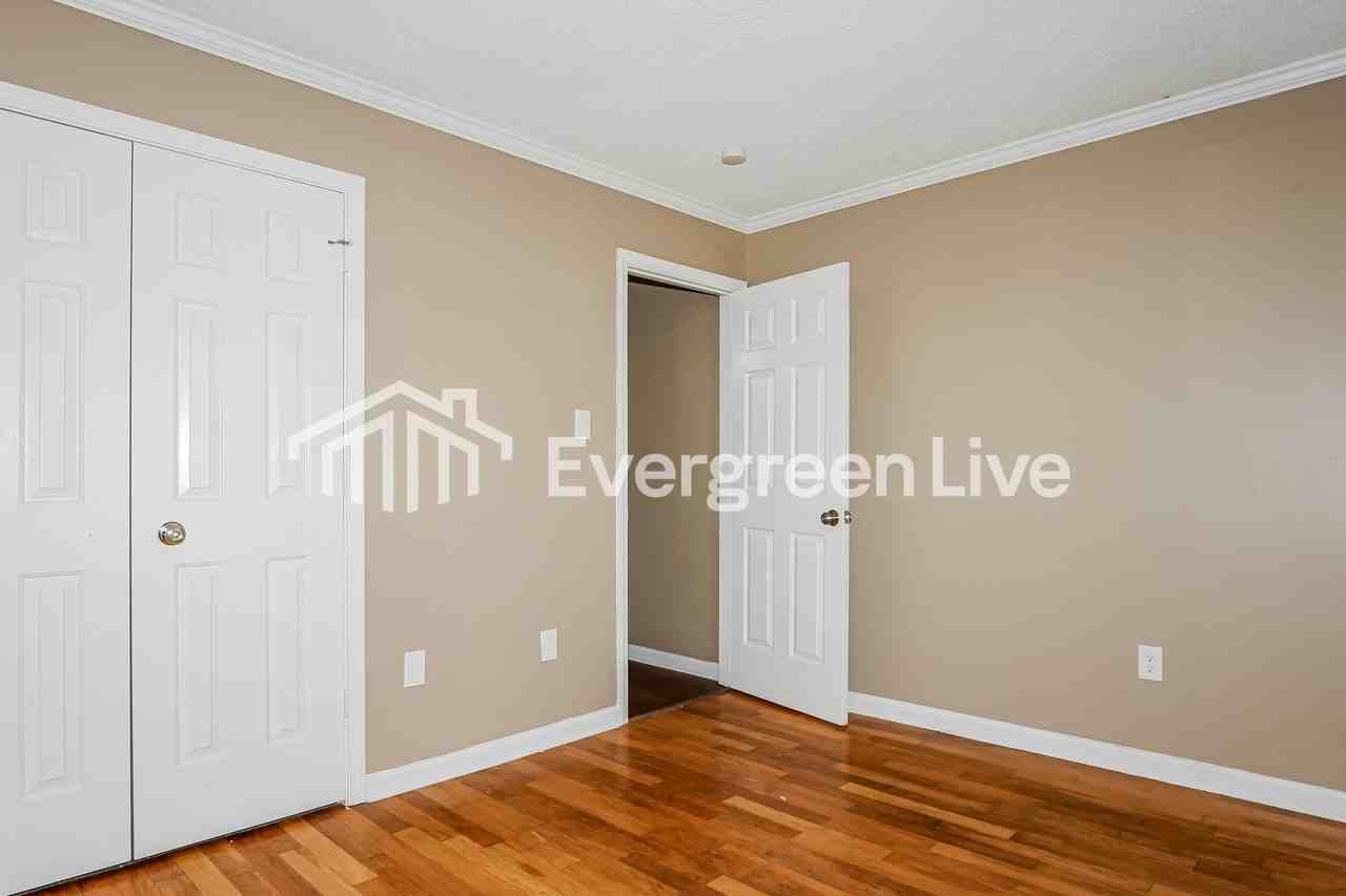8992 Gracie Ln - Photo 7 of 15