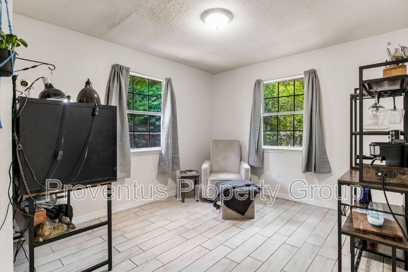 1261 Basin St - Photo 6 of 43