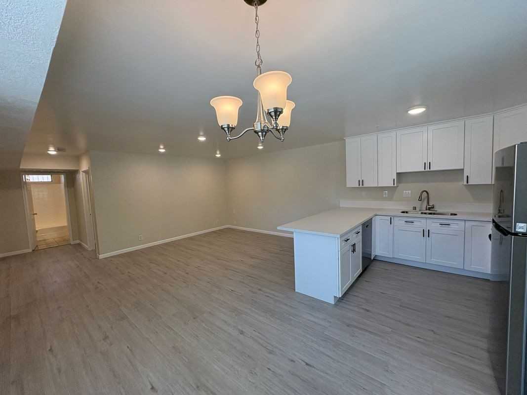 11555 Archwood St ##A - Photo 6 of 12