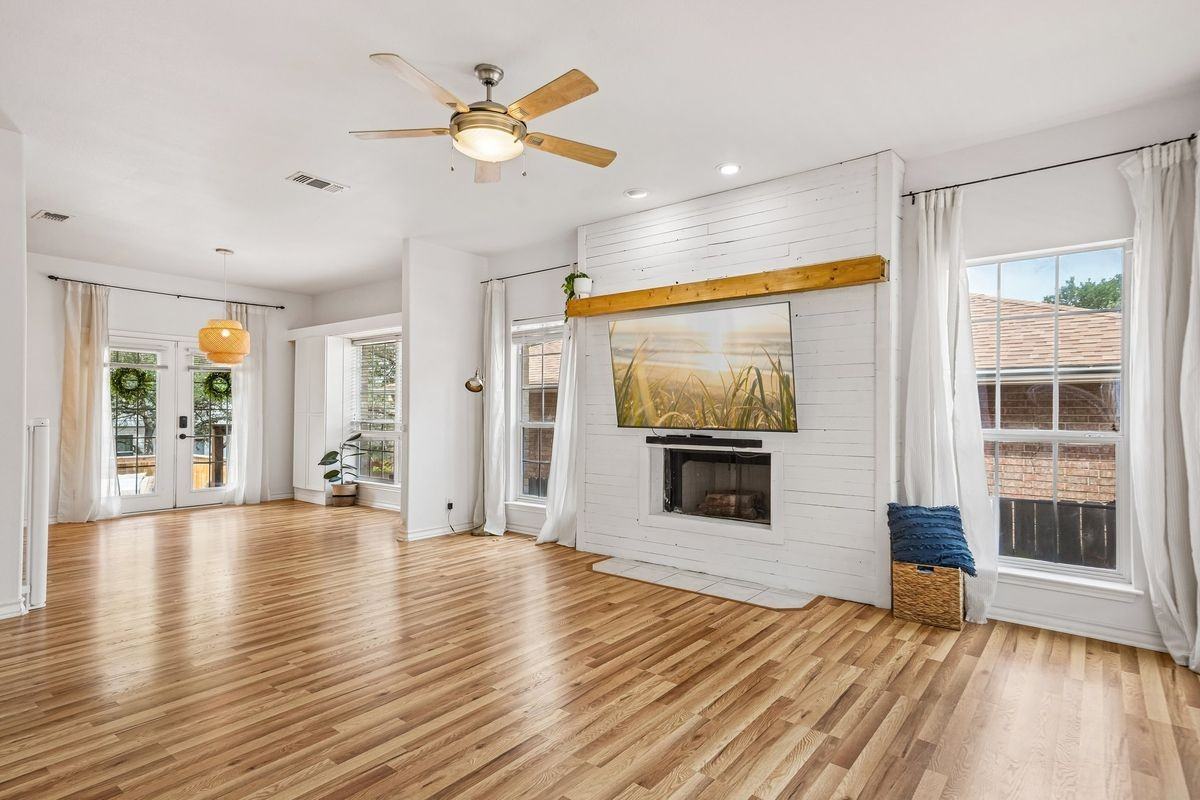 15727 Knolldown - Photo 2 of 6
