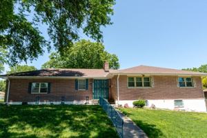 featured image of 8020 Oakland Ave