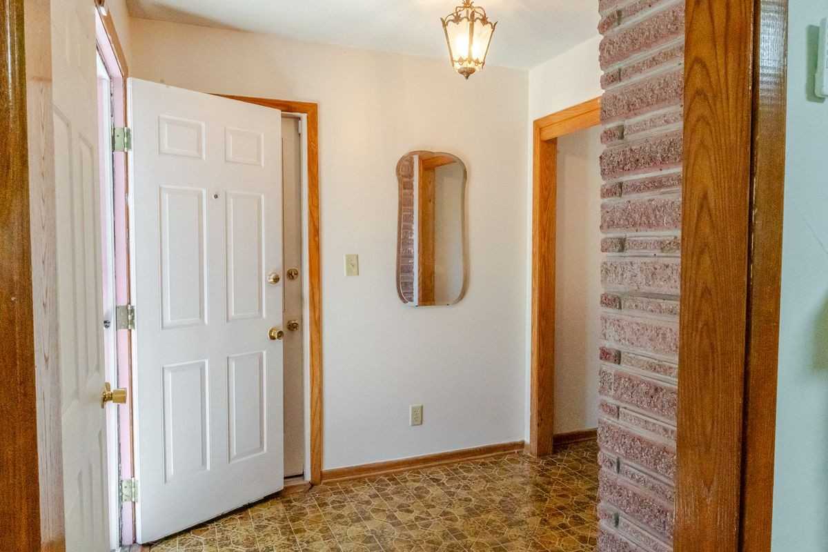 8020 Oakland Ave - Photo 5 of 17