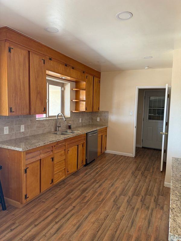 1210 Greenwood Dr - Photo 3 of 3