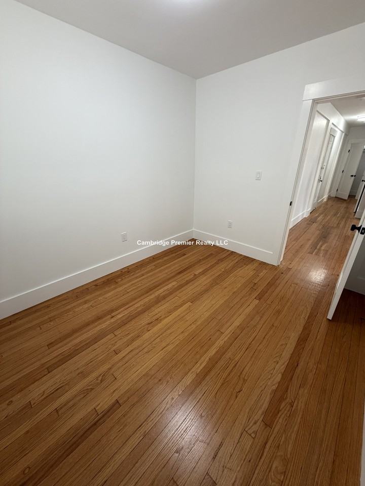 Highland Ave #3 - Photo 4 of 33