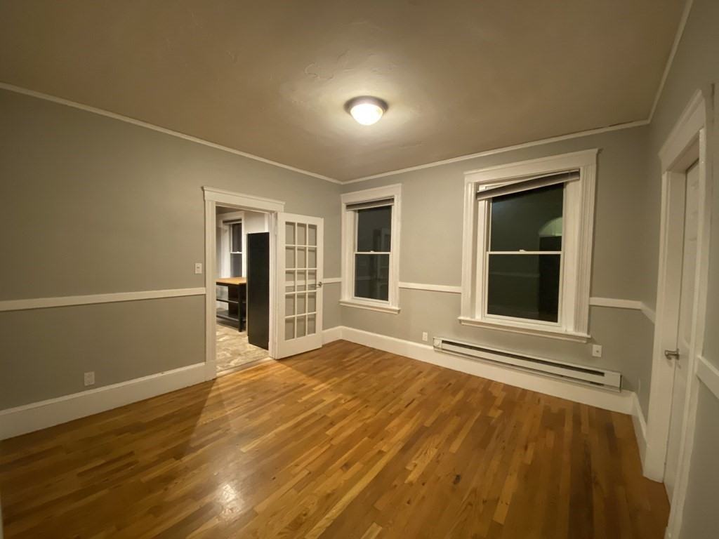422 Hanover St #4 - Photo 3 of 12
