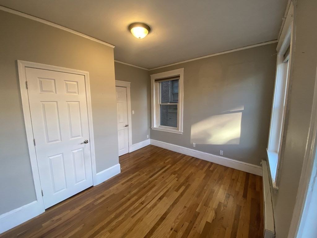 422 Hanover St #4 - Photo 7 of 12
