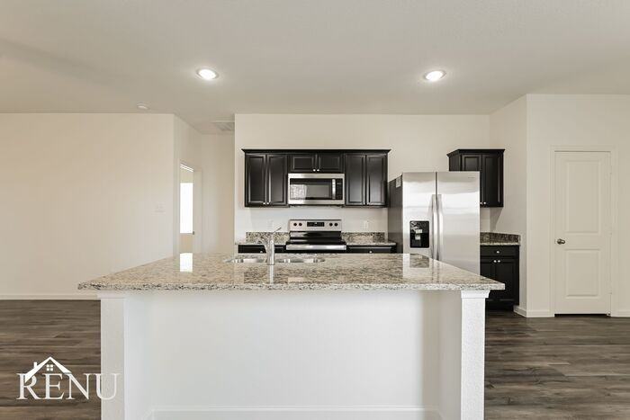 6103 Harrah Ln - Photo 3 of 23
