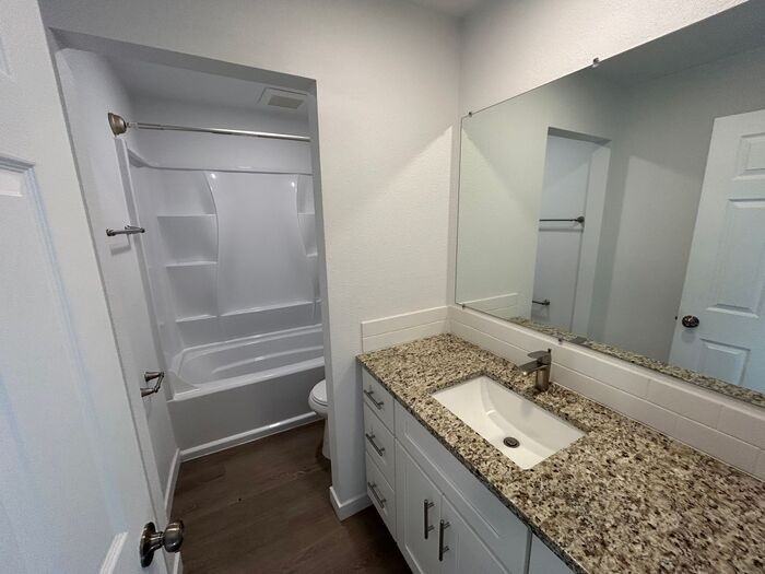 10204 E 13th Ave #D22 - Photo 6 of 12