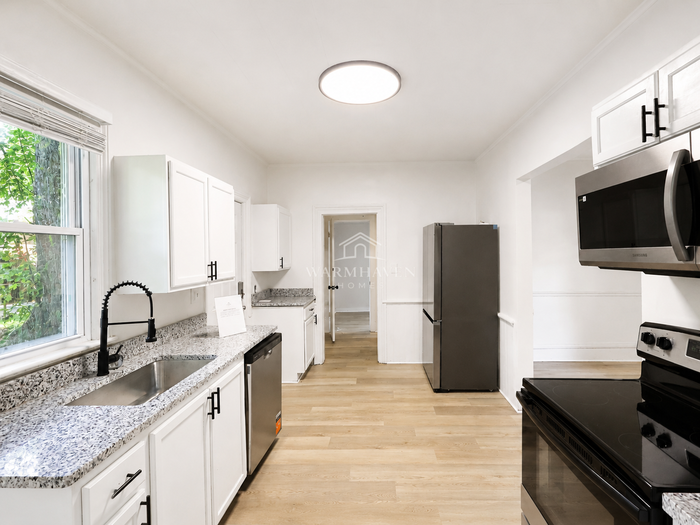 668 Sherman St - Photo 4 of 14