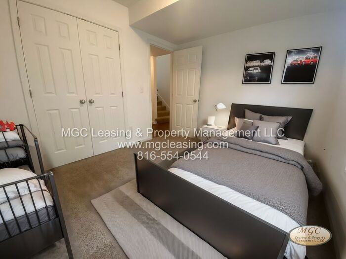5913 Ne 42nd St - Photo 7 of 16