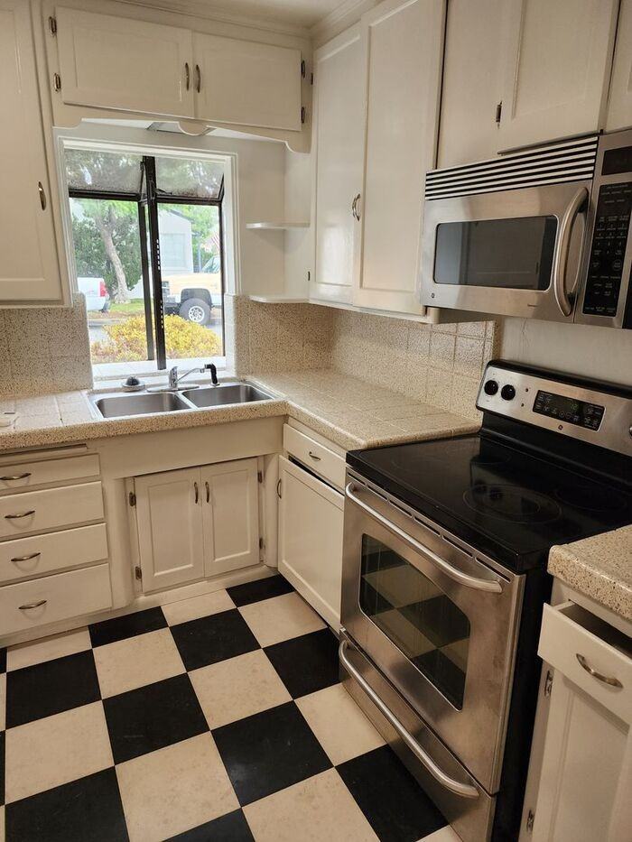 4490 Pomona Ave #A - Photo 7 of 9