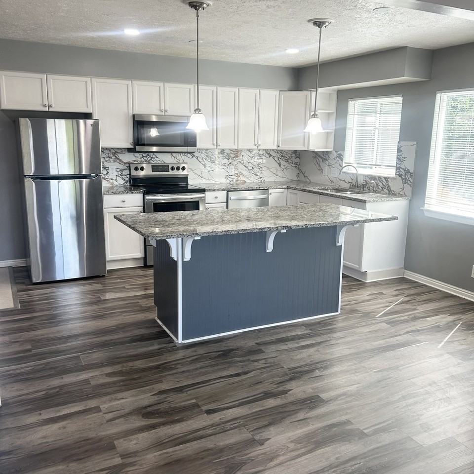 1715 E Fort Union Blvd - ELB - Photo 4 of 16