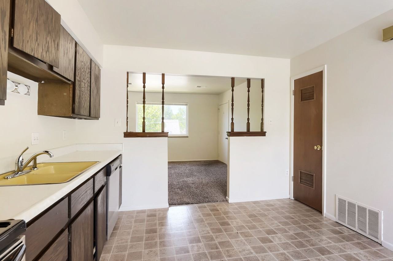 521 16th St. - Photo 6 of 13