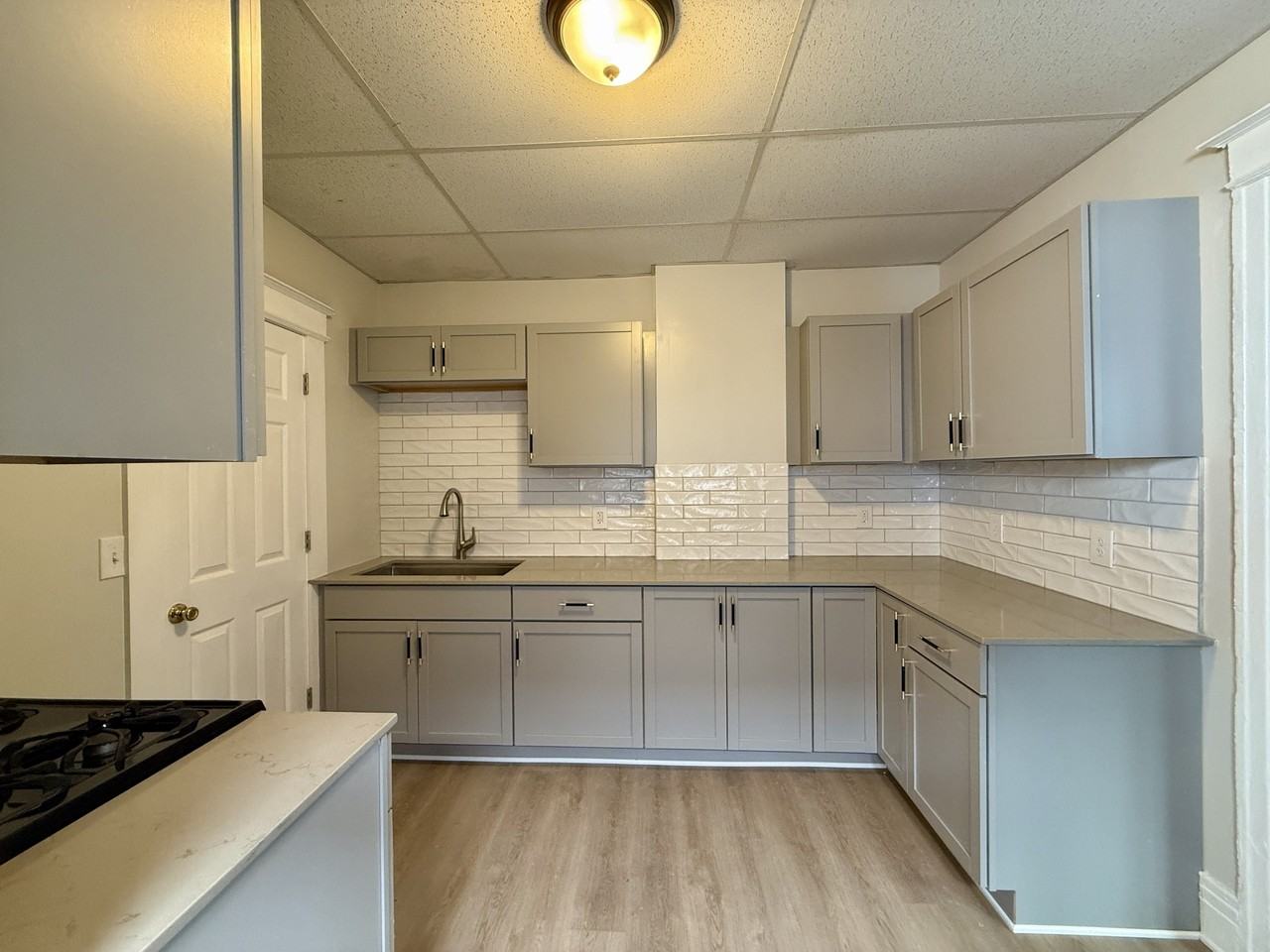 25 Trust St. - Photo 3 of 11