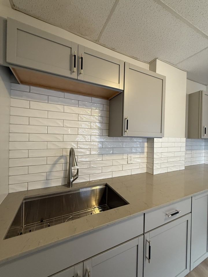 25 Trust St. - Photo 6 of 11