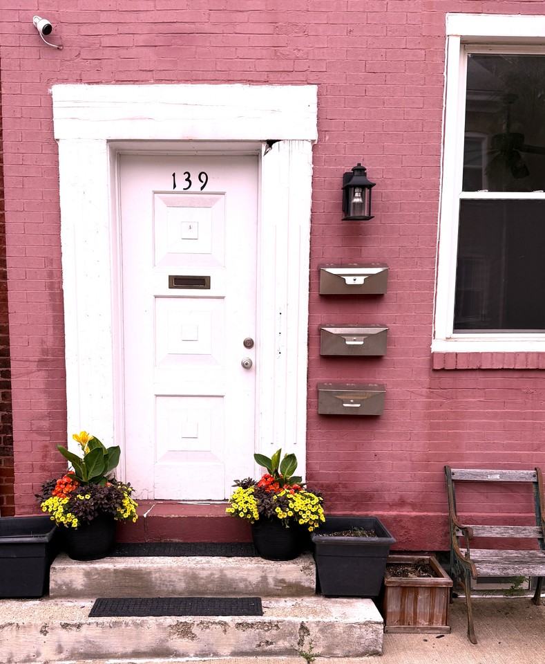 139 S 17th St #1 - Photo 2 of 16