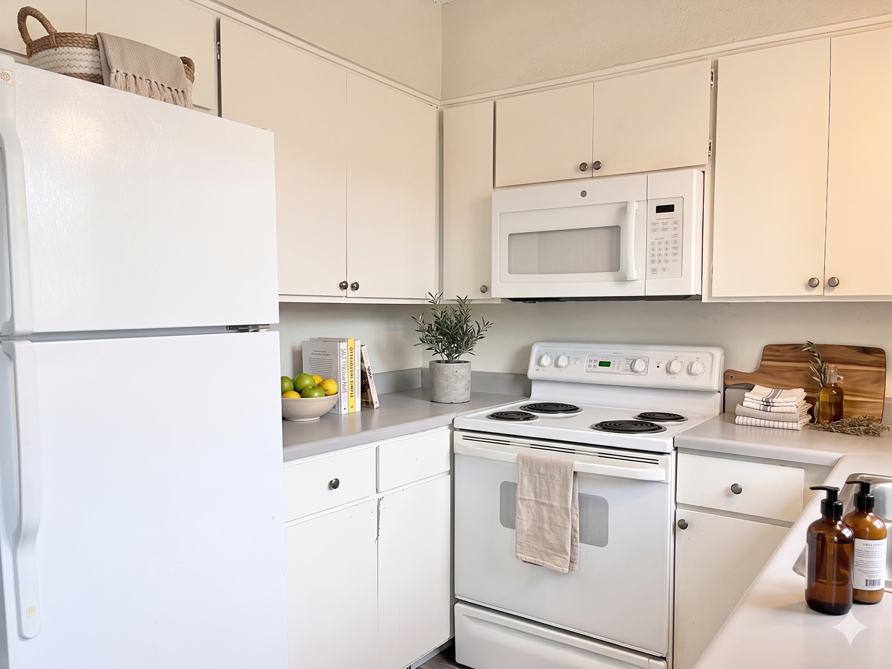 3031 N 36th St #7 - Photo 5 of 35