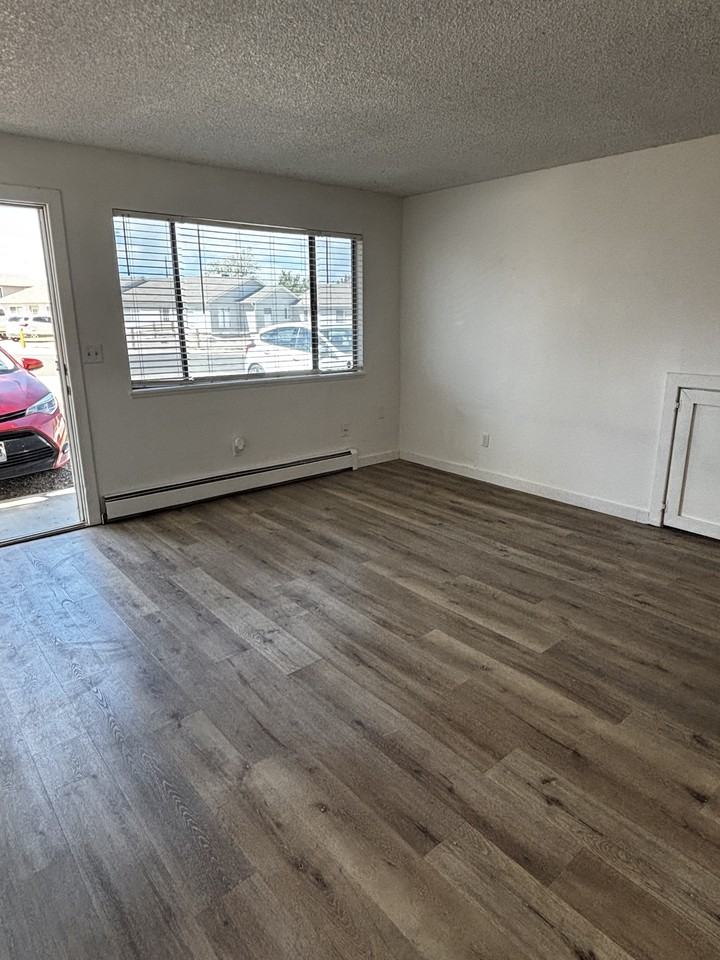 566 Garfield Dr #2 - Photo 2 of 7