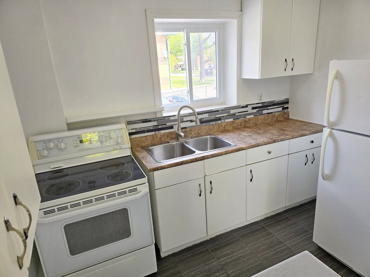 8650 Wyandotte Street East #37 - Photo 4 of 13