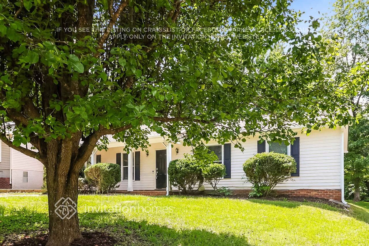 5937 Loch Arbor Ln - Photo 3 of 17