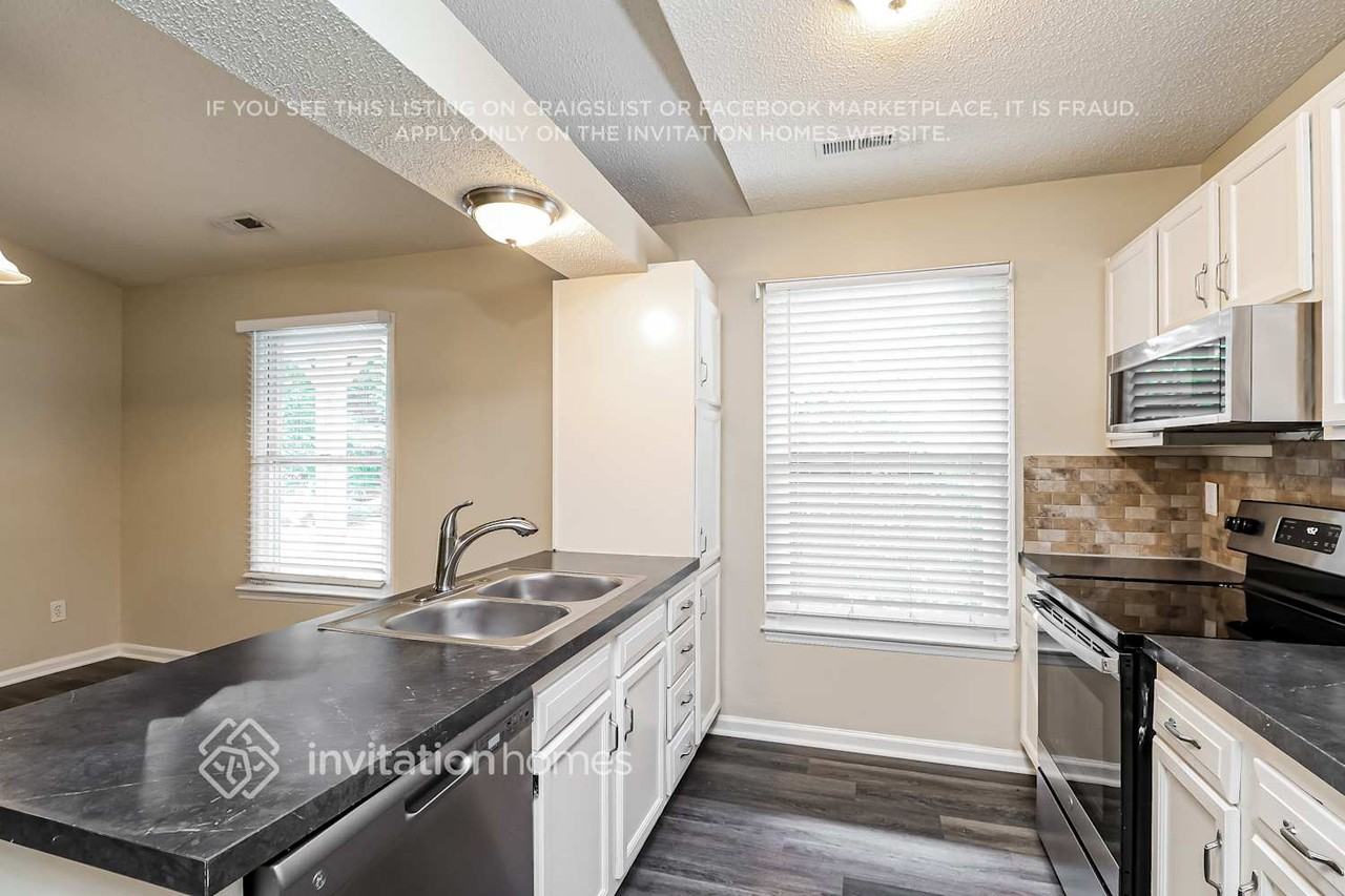 5937 Loch Arbor Ln - Photo 7 of 17